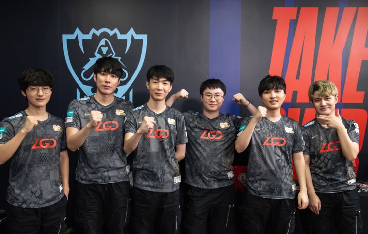 表现背后 表现背后