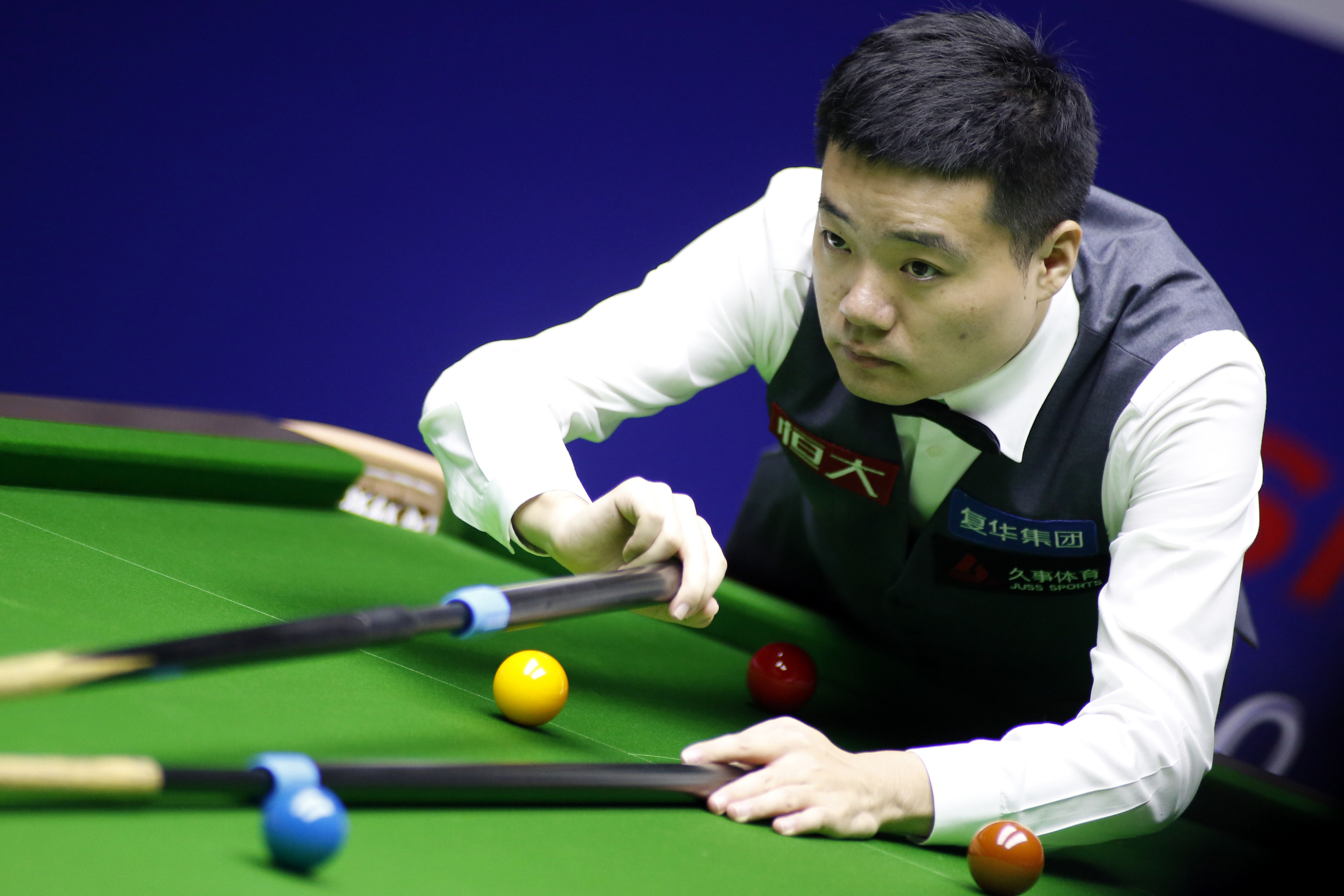 的成功举办 的成功举办