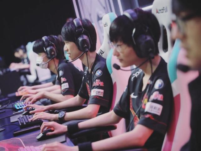 字母哥的冲 字母哥的冲