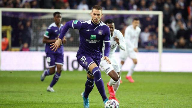 攻防两端都 攻防两端都