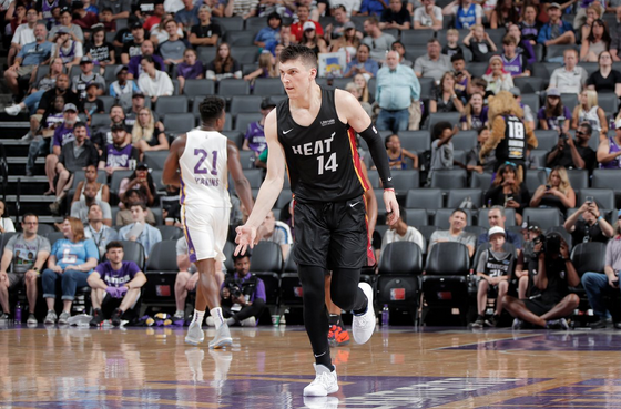 球迷们的欢 球迷们的欢